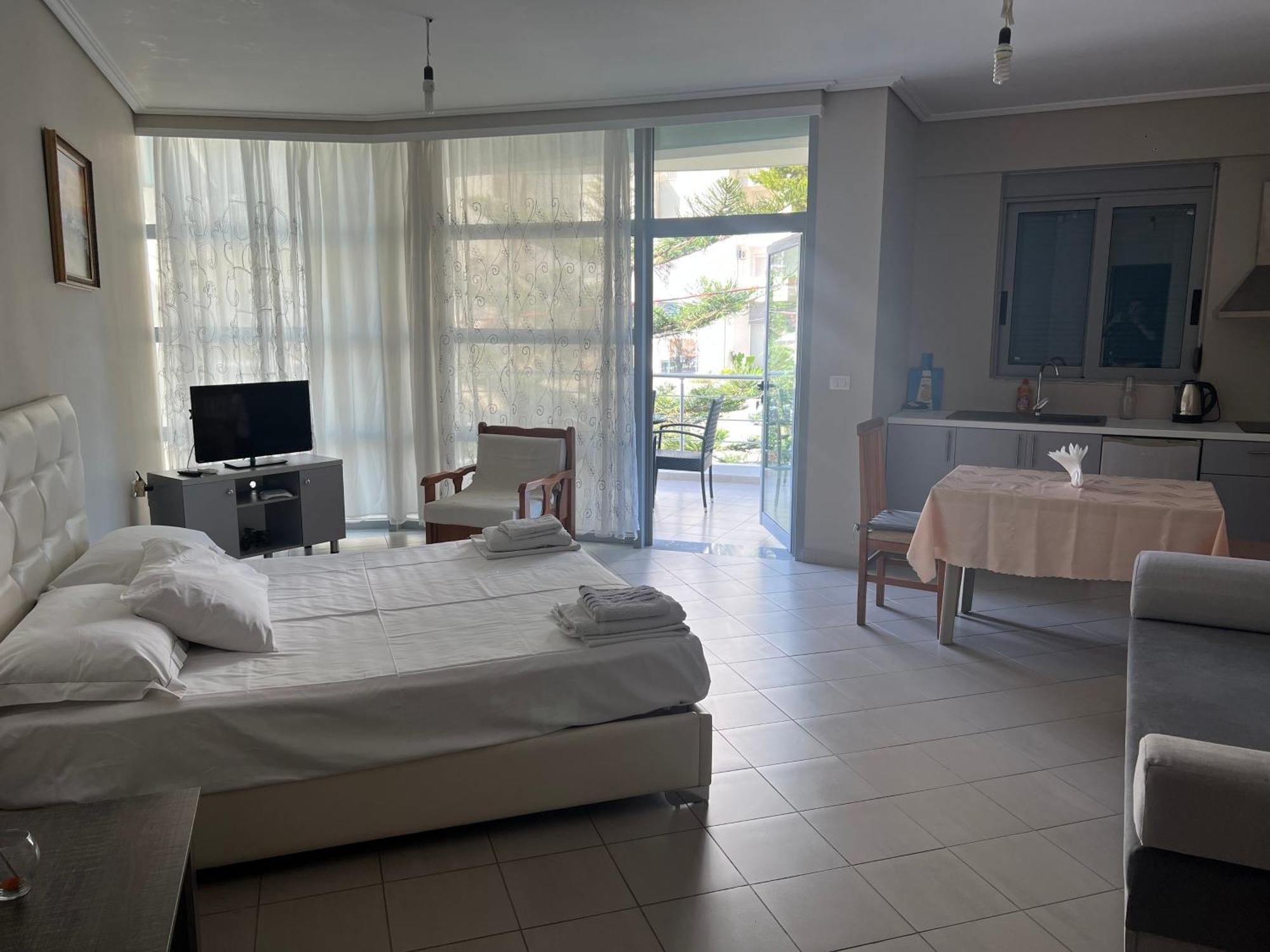 Lorenso Guest House Sarandë 外观 照片