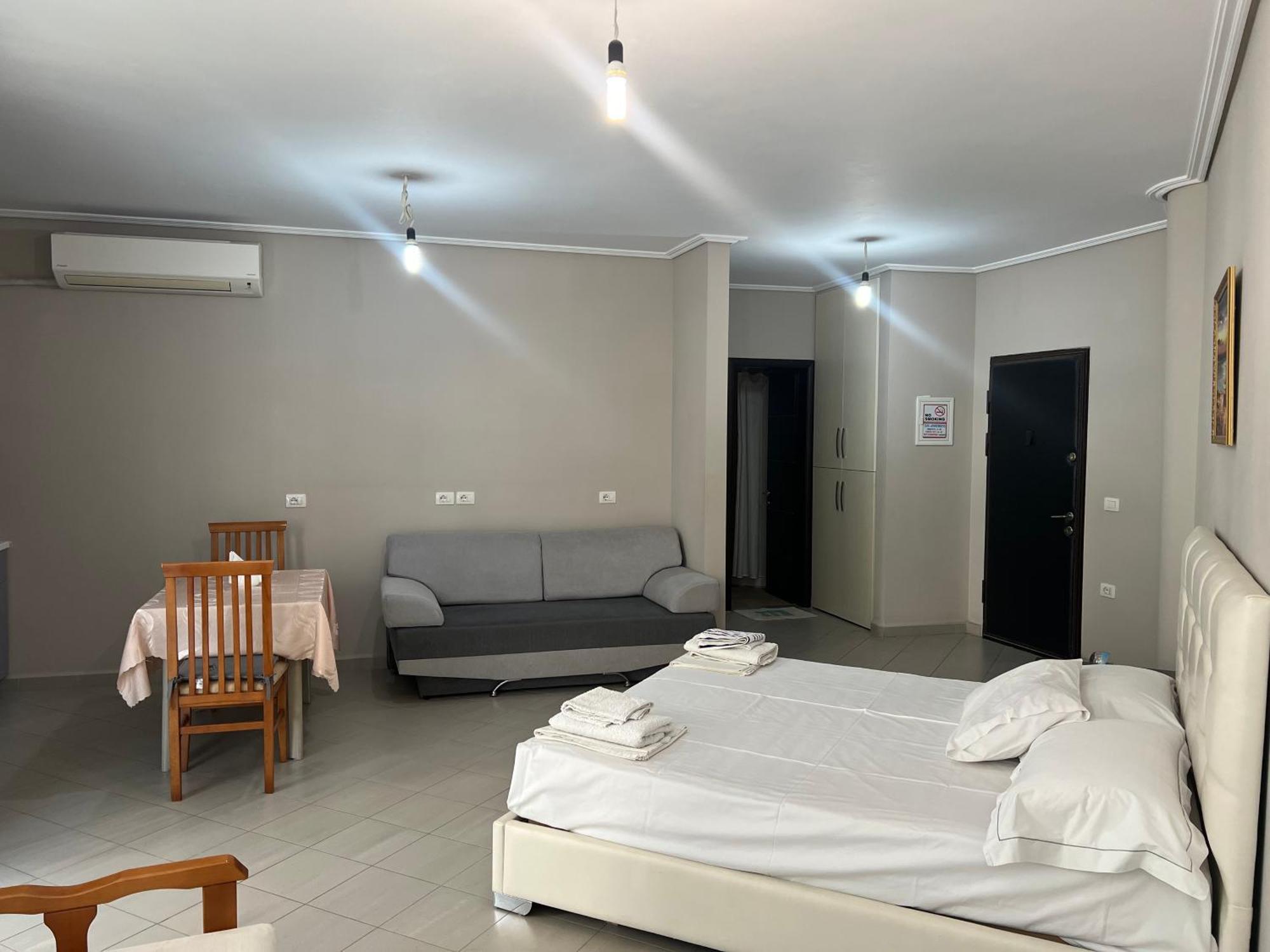 Lorenso Guest House Sarandë 外观 照片
