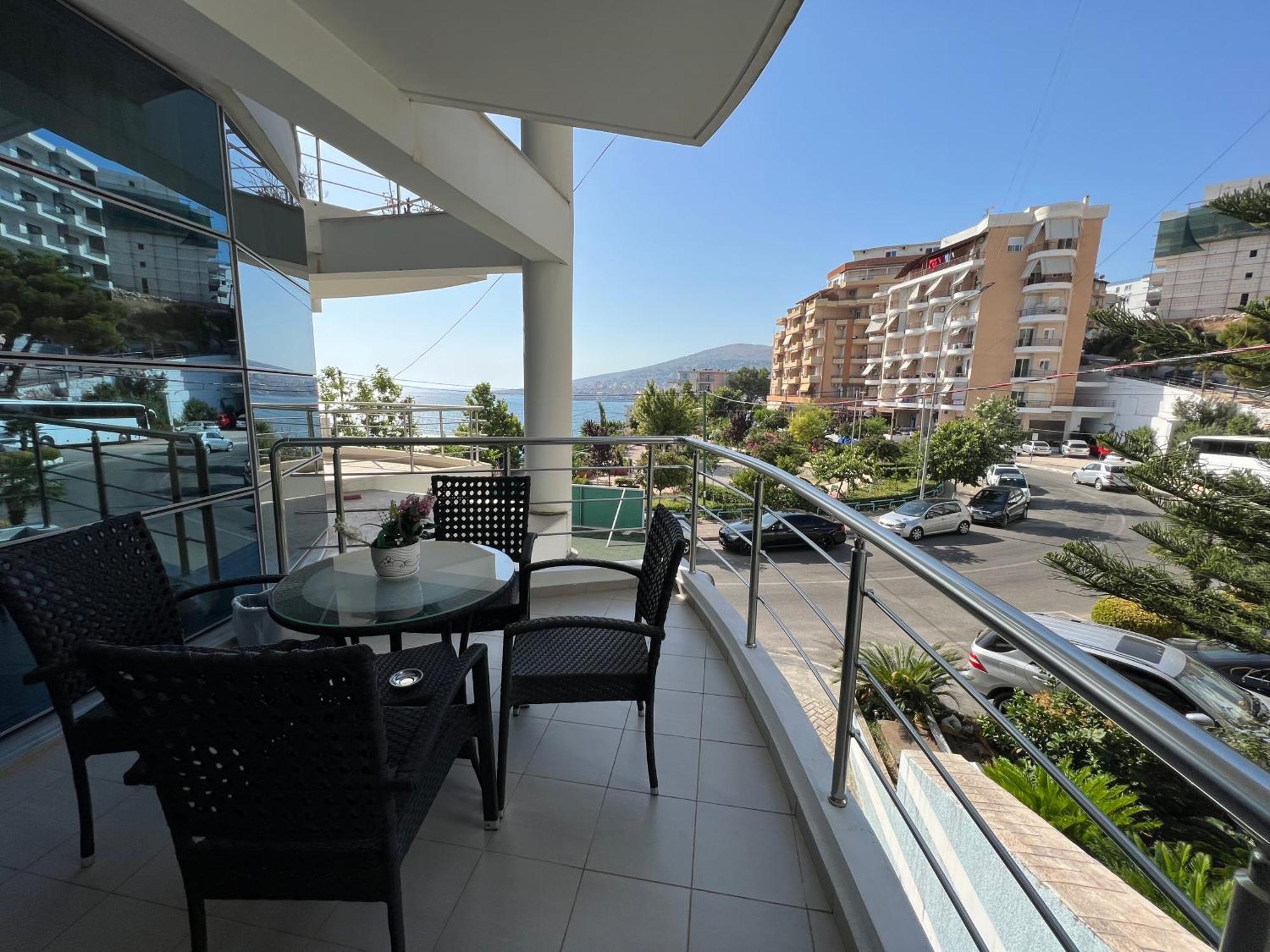 Lorenso Guest House Sarandë 外观 照片